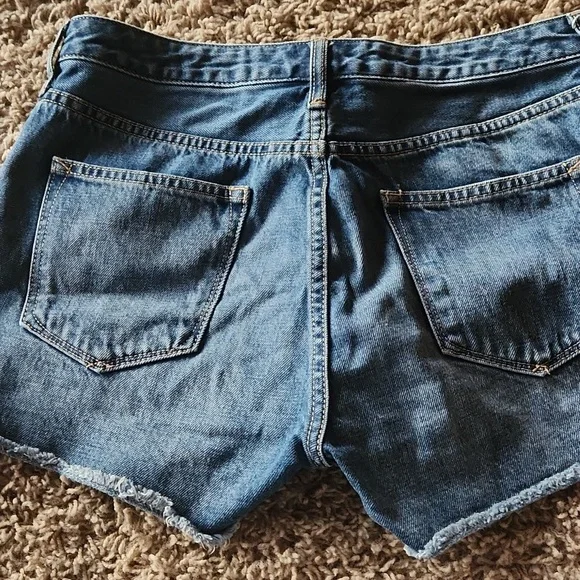 Gap womans size 29 jean shorts - Picture 2 of 6